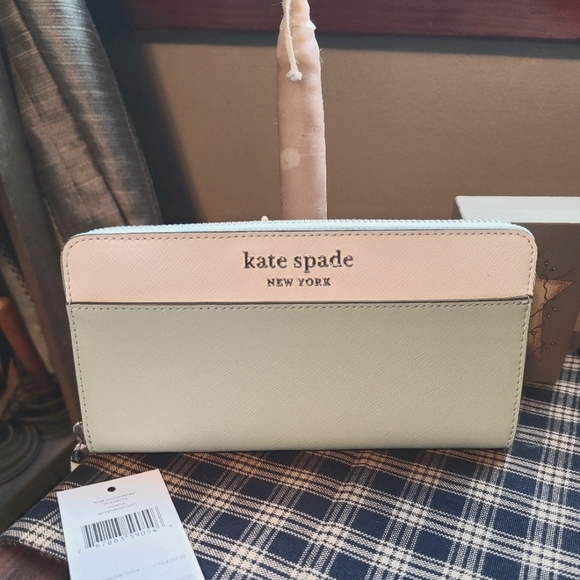 kate spade Handbags - Kate Spade Continental Wallet
